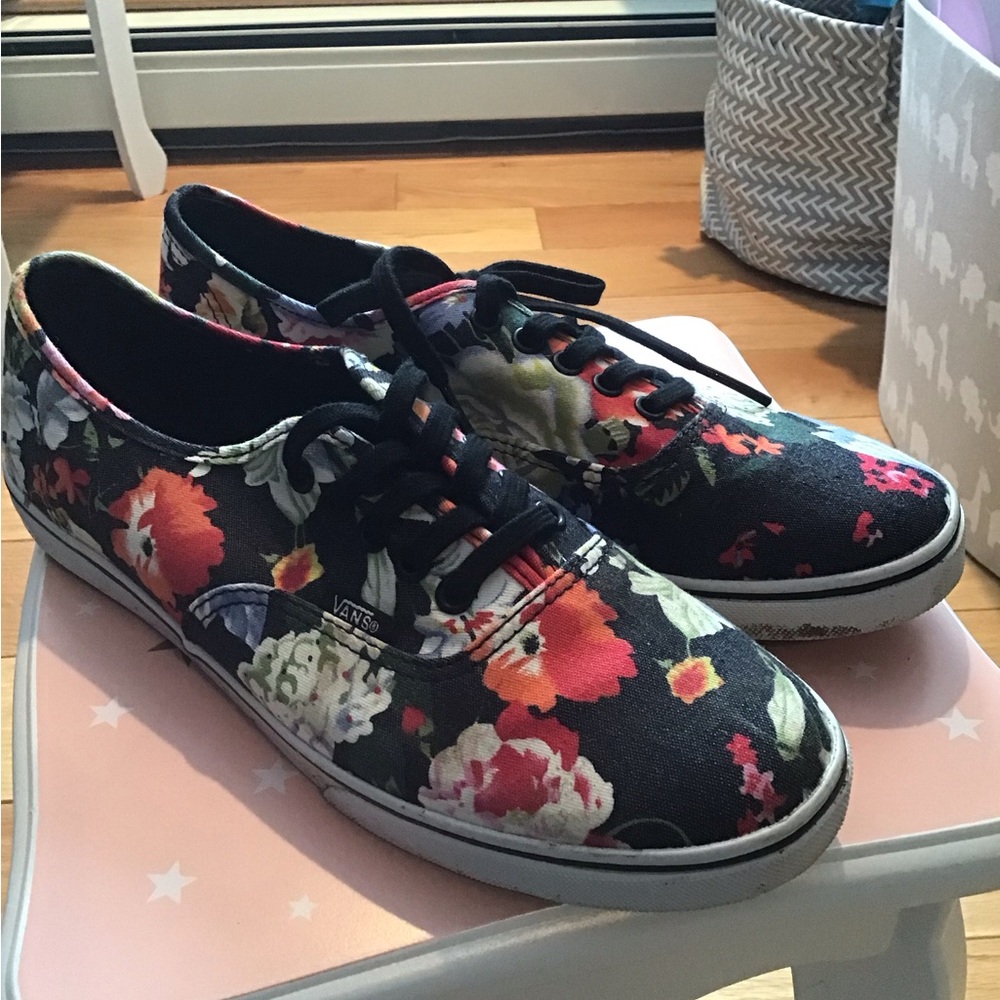 Vans Floral Black/True White Canvas Sneakers 8.5